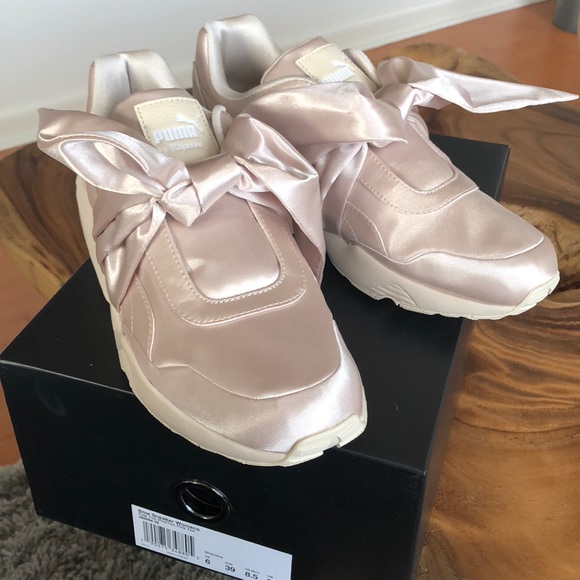 fenty bow sneakers outfit